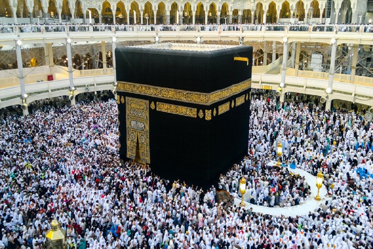 حجت‌الاسلام‌والمسلمین نواب، سرپرست حجاج ایرانی، پس از اتمام موسم حج و انتقال حجاج به کشور، امروز از طریق فرودگاه بین‌المللی شهید هاشمی‌نژاد وارد مشهد شد و در بدو ورود، با آیت‌الله احمد مروی، تولیت آستان قدس رضوی، دیدار کرد.