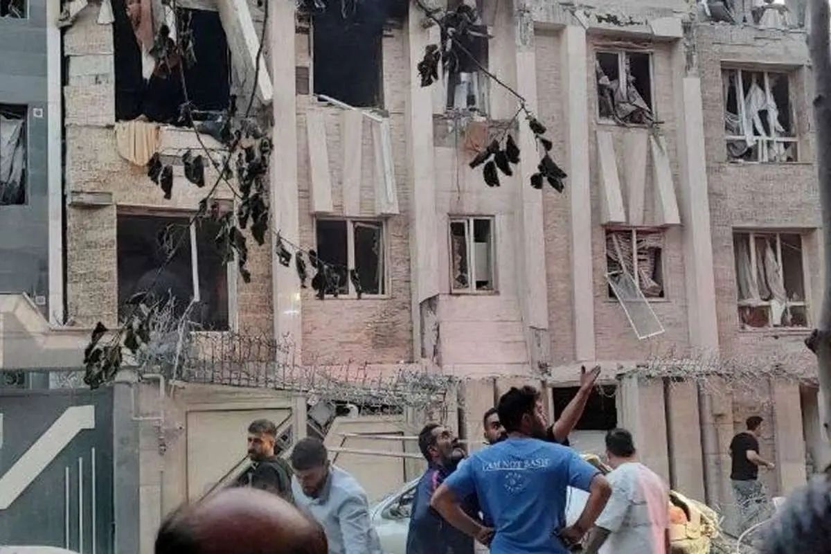 طی حملات وحشیانه رژیم صهیونیستی به مناطق مختلف کشور منازل مسکونی در محله صابونچی تهران نیز مورد اصابت قرار گرفتند.