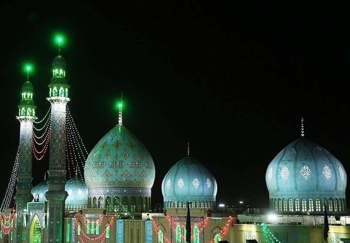 تصاویری ناب از حضور سپهبد شهید حسین سلامی در مراسم عهد سربازی نیرو‌های مسلح در مسجد مقدس جمکران را مشاهده می‌کنید.
