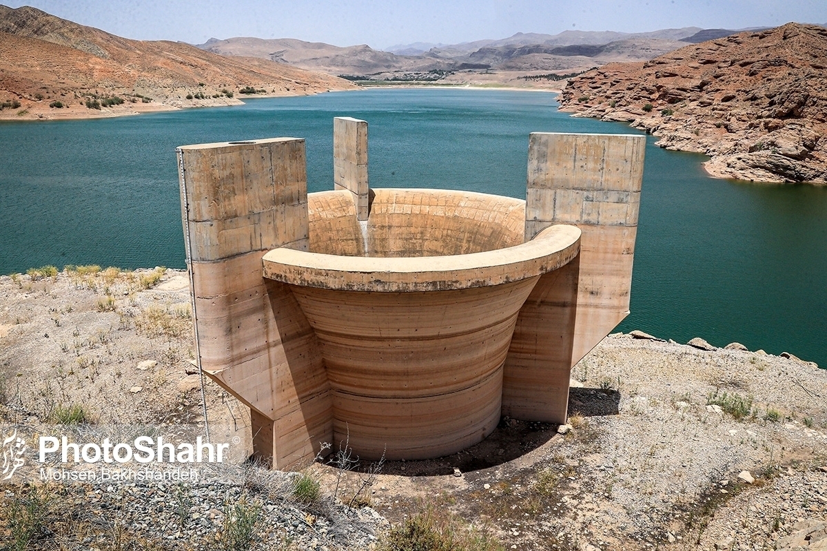 معاون استاندار و فرماندار ویژه مشهد گفت: بودجه سال جاری شهرستان مشهد با رشد ۳۰ درصدی نسبت به سال گذشته ابلاغ شد و اعتبارات قابل‌توجهی نیز برای پروژه‌های آبرسانی روستایی تخصیص یافت.