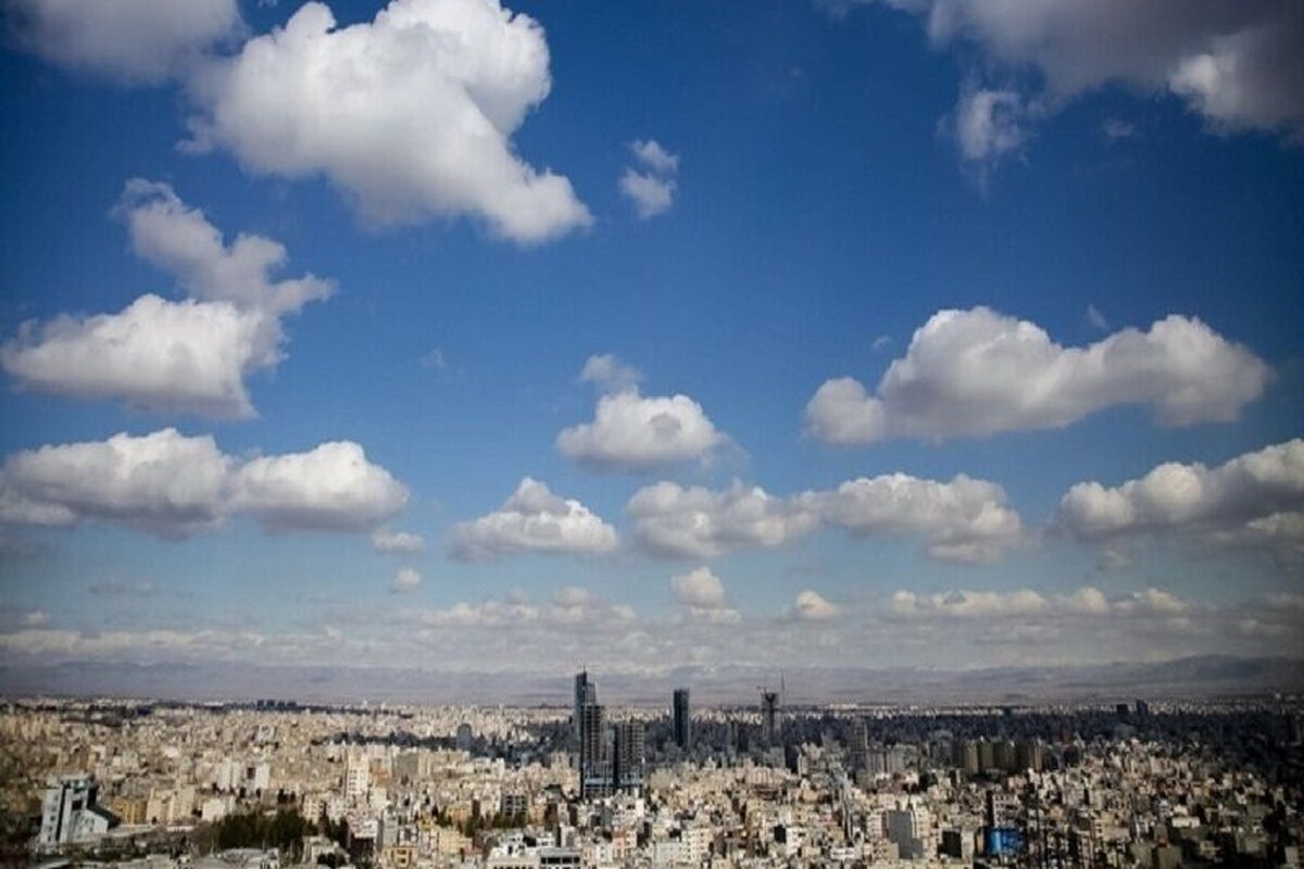 مدیرکل حفاظت محیط زیست خراسان رضوی گفت: کیفیت هوای کلانشهر مشهد در نخستین روز مردادماه، با کاهش حجم آلاینده‌های گردوغبار و پس از سه روز پیاپی آلودگی، در شرایط «سالم» برای تنفس شهروندان قرار گرفت.