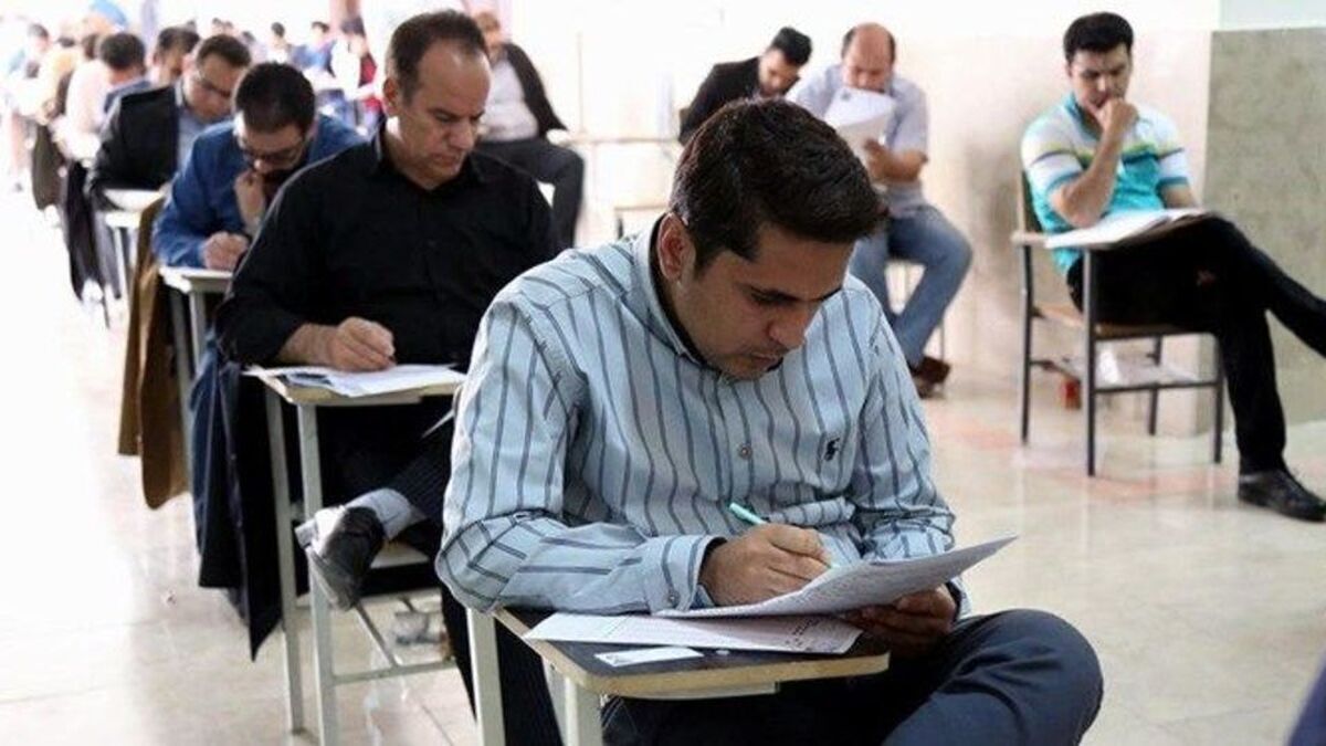 مدیرکل منابع انسانی وزارت بهداشت از ثبت‌نام ۱۰۰ هزار و ۱۰۰ داوطلب در آزمون استخدامی دانشگاه‌ها و دانشکده‌های علوم پزشکی خبر داد و گفت: ۲۰ هزار و ۲۱ نفر از این تعداد در رشته پرستاری ثبت‌نام کرده‌اند.