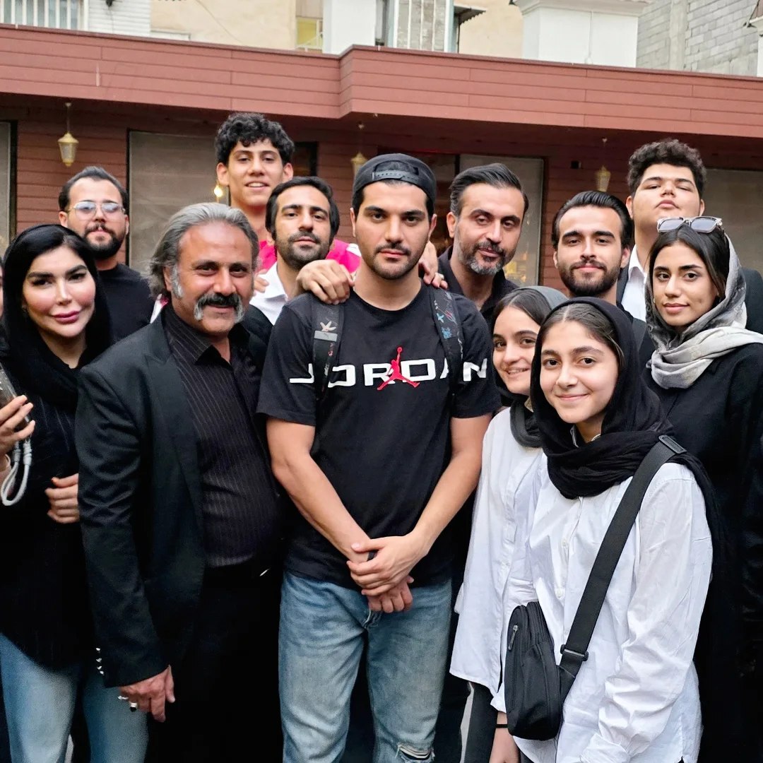 سینا مهراد در پشت صحنه سریال جنجالی «جان شیفته یلدا» + عکس سینا مهراد در پشت صحنه سریال جنجالی «جان شیفته یلدا» + عکس