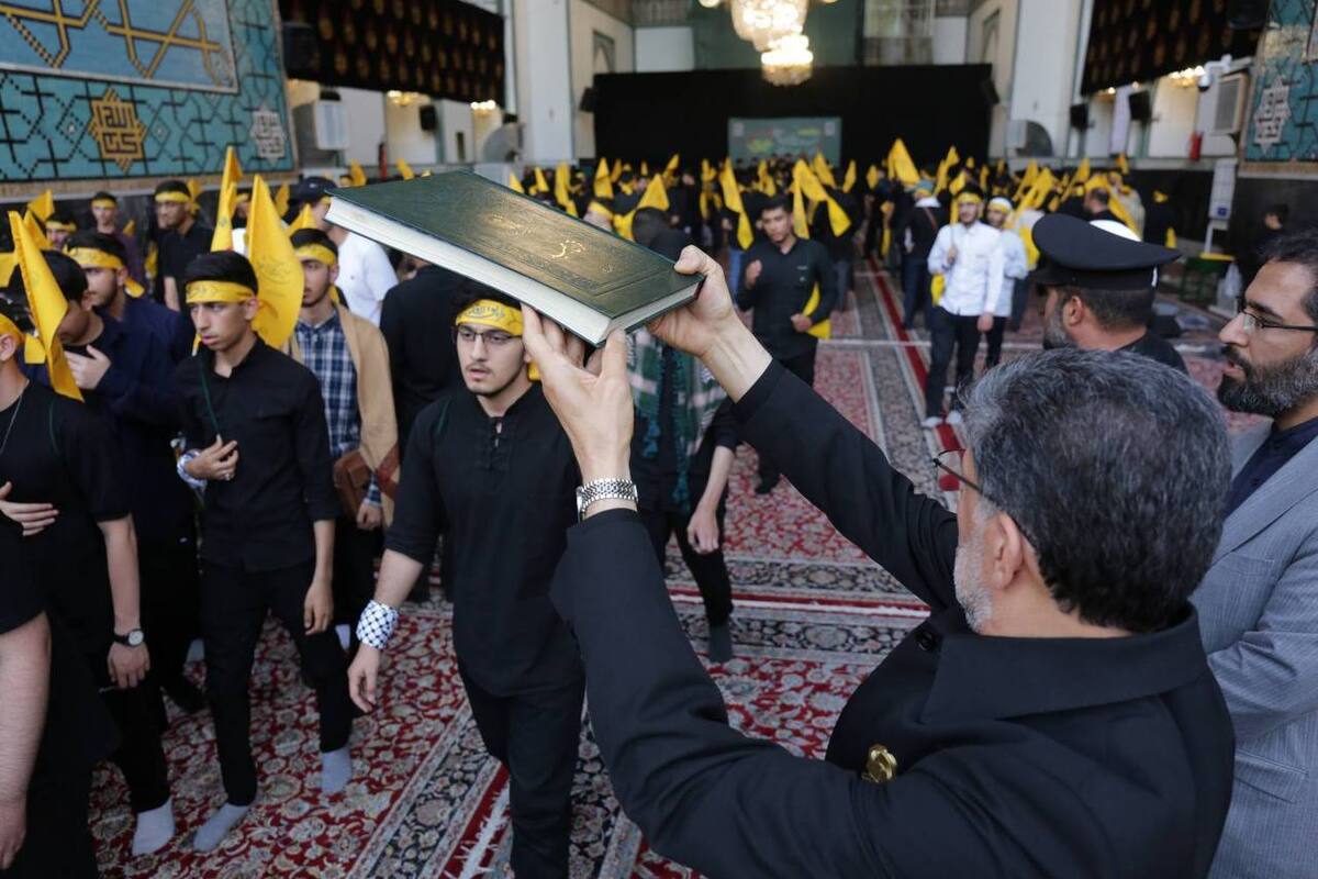 هم‌زمان با نزدیک‌شدن ایام اربعین حسینی، کاروان بزرگ «طریق‌القدس» متشکل از نوجوانان دهه‌هشتادی سراسر کشور، با اذن از امام رضا(ع) و با هدف تقویت روحیه‌ معنوی و جهادی، عازم کربلای معلی شد.