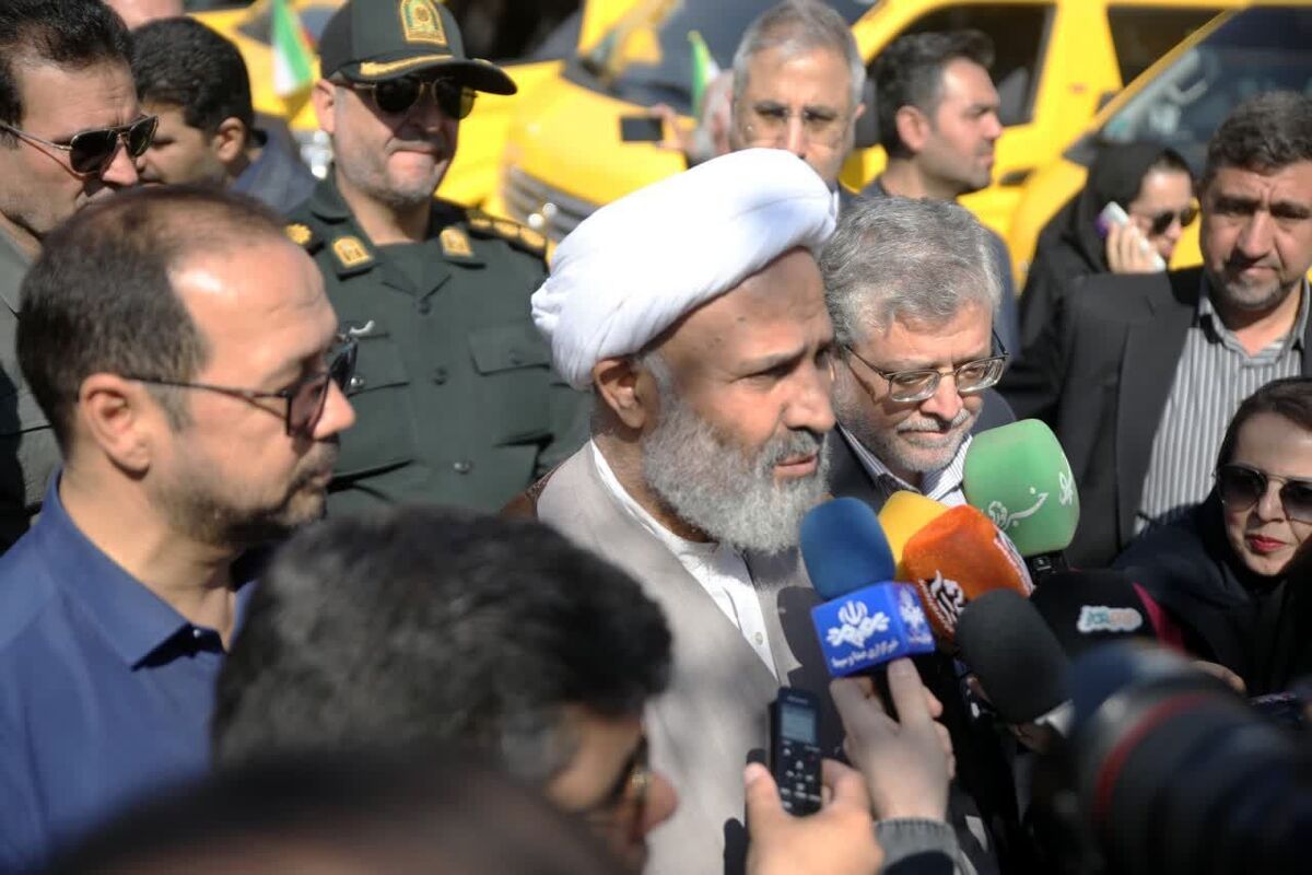 نماینده مردم مشهد و کلات در مجلس شورای اسلامی گفت: مشکل اساسی ما در مشهد کمبود ناوگان اتوبوس، مینی‌بوس و ون‌ها است. برای رسیدن به یک حالت نرمال باید بیش از دو هزار اتوبوس را به ناوگان حمل‌ونقل مشهد اضافه کنیم.