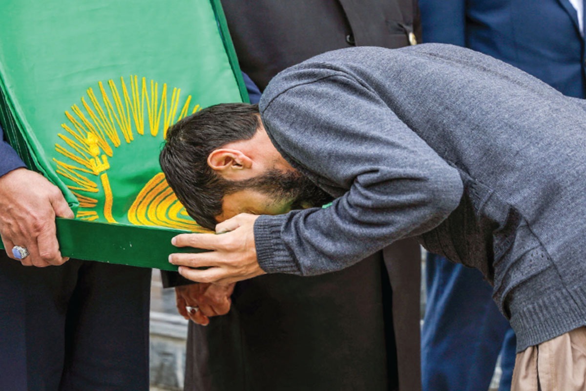 سرگذشت محکوم به قصاصی که به واسطه پرچم امام رضا (ع) و سفیران بخشش، زندگی  دوباره یافت، را بخوانید.