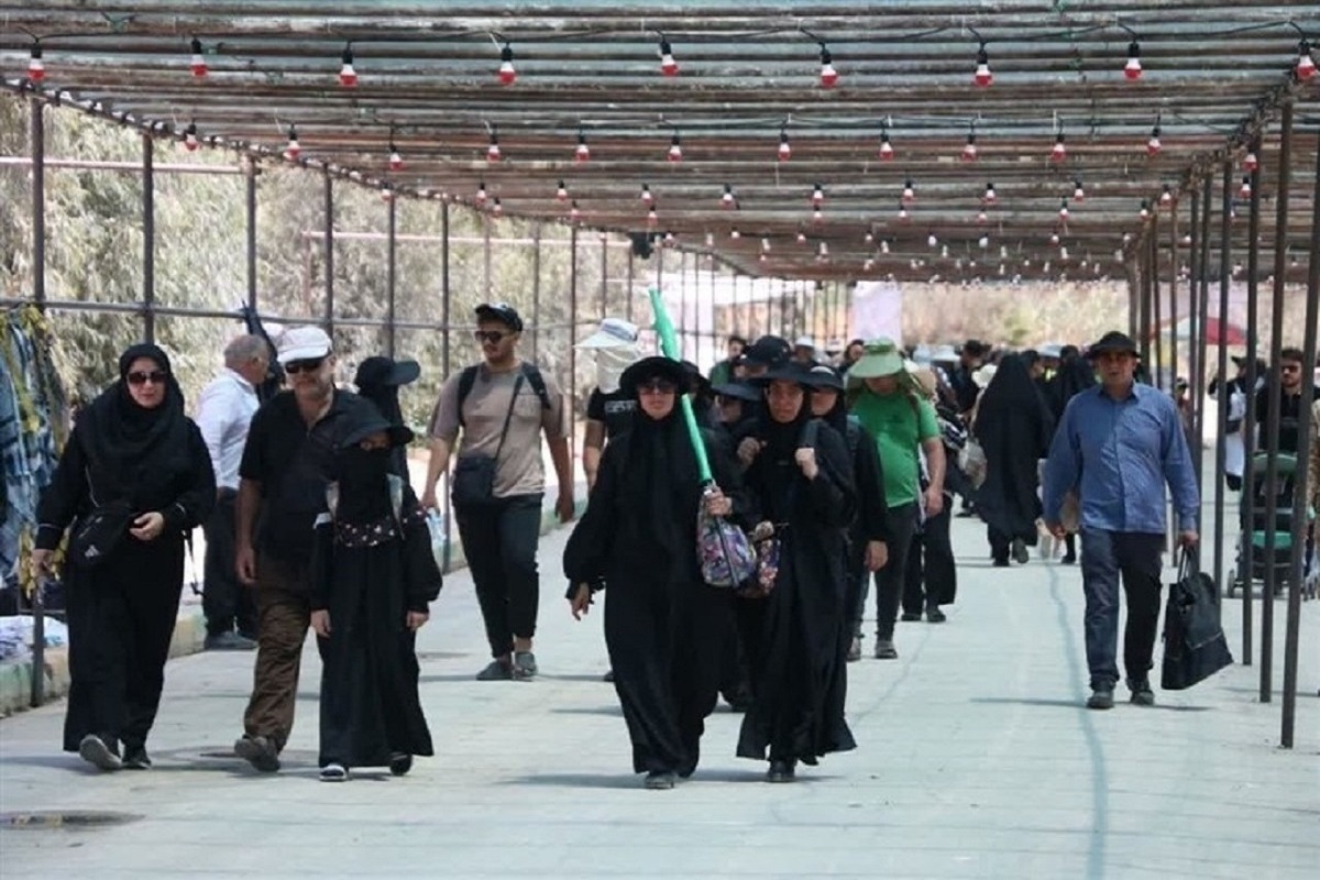 زائران می‌توانند با مراجعه به پایانه خسروی، ارز اربعین را با نرخ دولتی ۵۴ هزار تومان در کمتر از ۱۰ دقیقه دریافت کنند.
