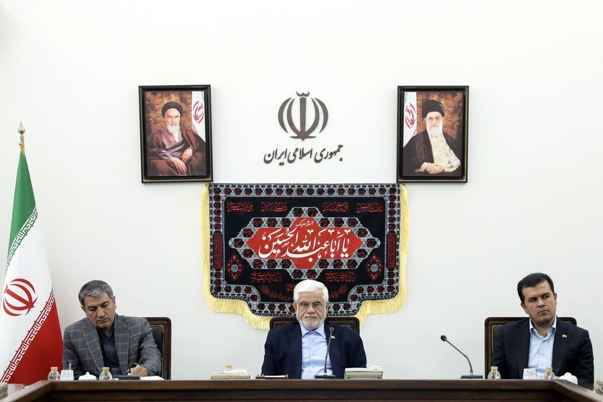 معاون اول رئیس‌جمهور با تاکید بر اهمیت ایجاد انگیزه در شرکت‌های دانش بنیان و جوانان نخبه و علاقمند به فناوری تصریح کرد: باید وزارتخانه‌ها، دستگاه‌ها و بخش خصوصی فعال در توسعه فناوری‌های پیشرفته با شجاعت خطرپذیری تصمیمات و اقدمات جدید را بپذیرند.
