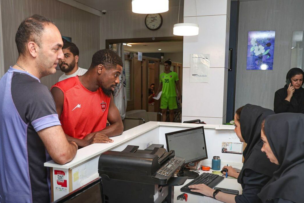 پرسپولیسیها در ایفمارک + عکس پرسپولیسیها در ایفمارک + عکس