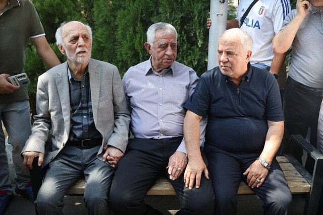 حضور پیشکسوتان فوتبال ایران در مراسم تشییع پیکر داریوش مصطفوی + عکس حضور پیشکسوتان فوتبال ایران در مراسم تشییع پیکر داریوش مصطفوی + عکس