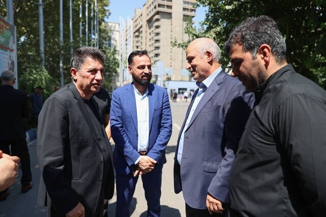 حضور پیشکسوتان فوتبال ایران در مراسم تشییع پیکر داریوش مصطفوی + عکس حضور پیشکسوتان فوتبال ایران در مراسم تشییع پیکر داریوش مصطفوی + عکس