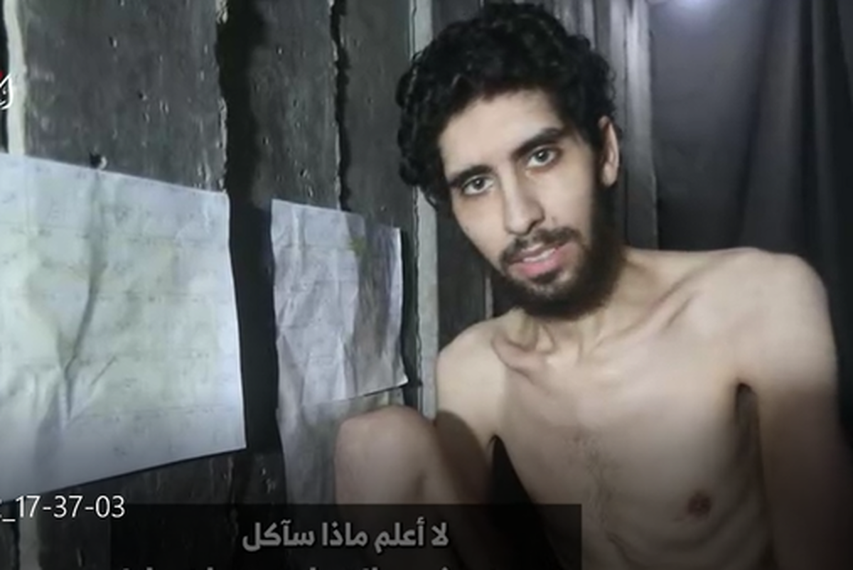 پس از انتشار ویدئوی شوکه‌کننده کتائب القسام، مادر یکی از اسرای اسرائیلی کشته شده، گفت: «تسلیم شدن بهتر از آن است که فرزندان‌مان از گرسنگی بمیرند».