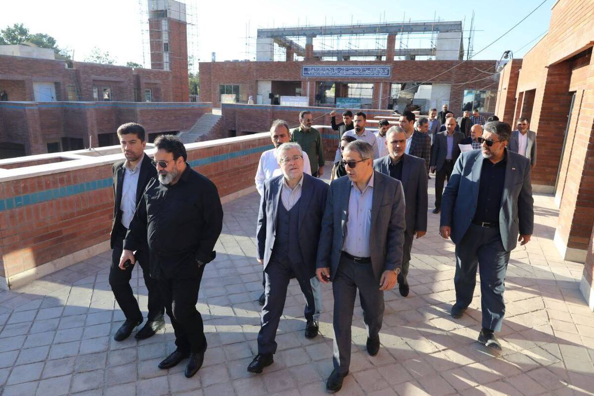 شهردار مشهدمقدس از آماده‌سازی بزرگ‌ترین ایستگاه استقبال از زائران پیاده امام‌رضا(ع) خبر داد و گفت: این ایستگاه که در ورودی اصلی شهر برپا می‌شود، علاوه بر ارائه خدمات رفاهی و درمانی، قرار است به یک فرهنگ‌سرای زیارت در طول سال تبدیل شود.