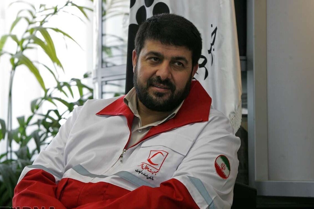 رئیس جمعیت هلال‌احمر گفت: دو نفر از امدادگران در حمله اسرائیل به جلسه سران قوا شهید شدند.