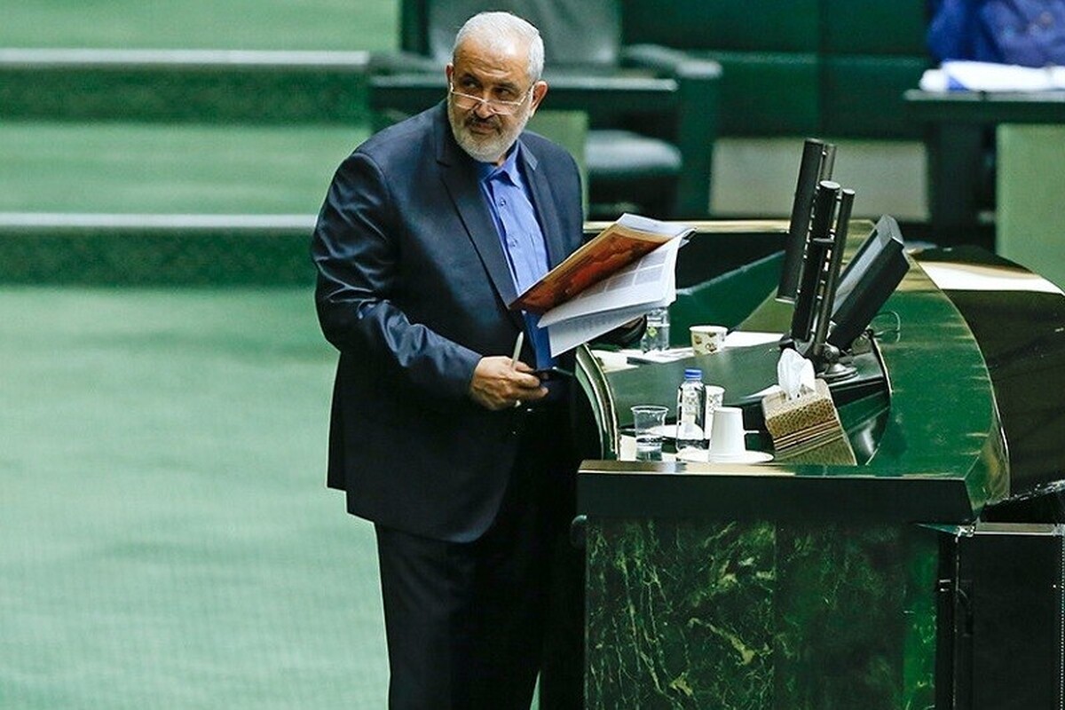 رئیس مجمع نمایندگان استان خراسان رضوی گفت: وزرا عادت کرده‌اند که وقتی در وزارتخانه مستقر می‌شوند همان ساختار‌های قدیمی را ادامه بدهند و شجاعت تغییر را ندارند. من ایراد را درباره وزیر نیرو مطرح می‌کنم و احتمال دارد که حتی وارد بحث استیضاح شویم.