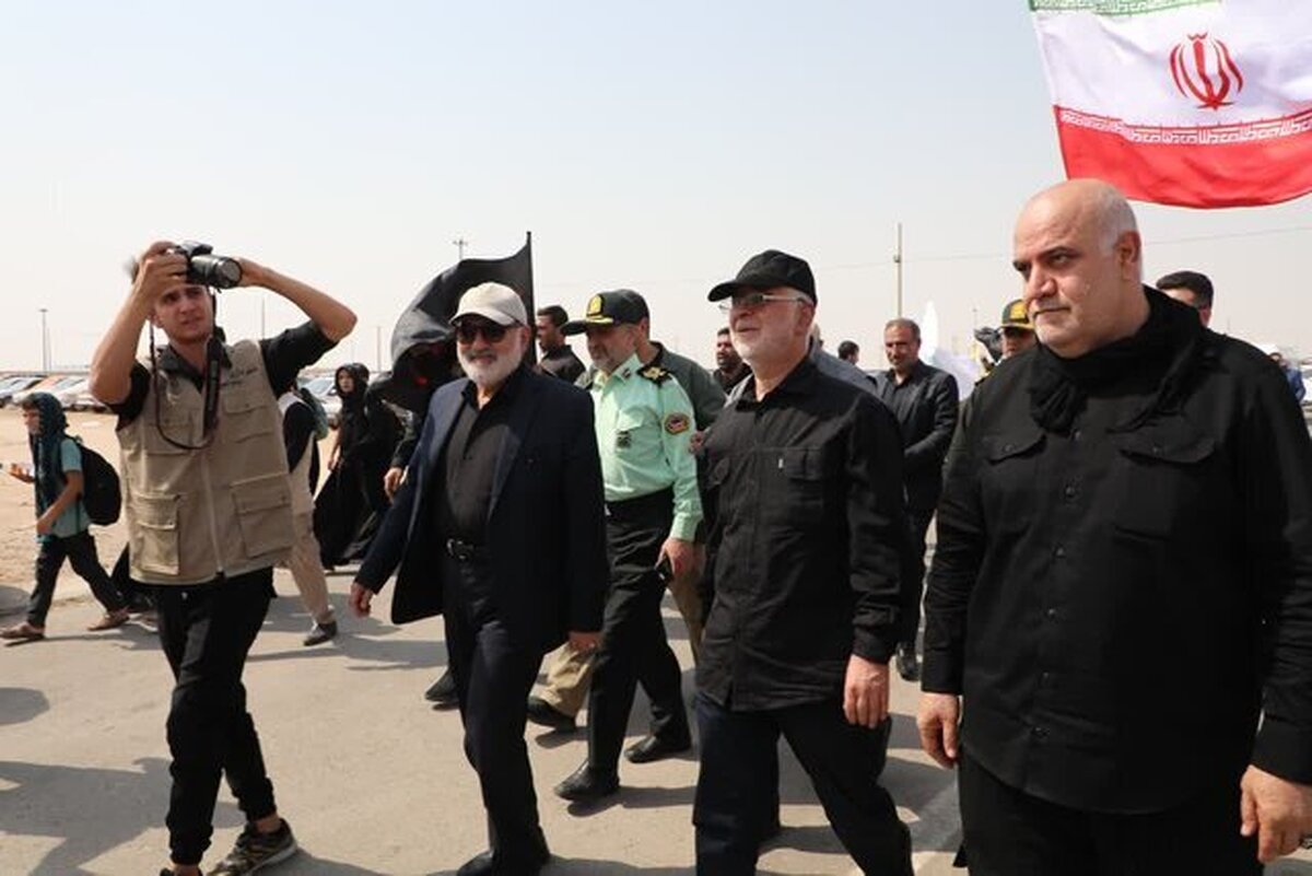 وزیر کشور ضمن بازدید از مرز شلمچه از نحوه خدمات‌رسانی به زائران در این مرز قدردانی کرد.