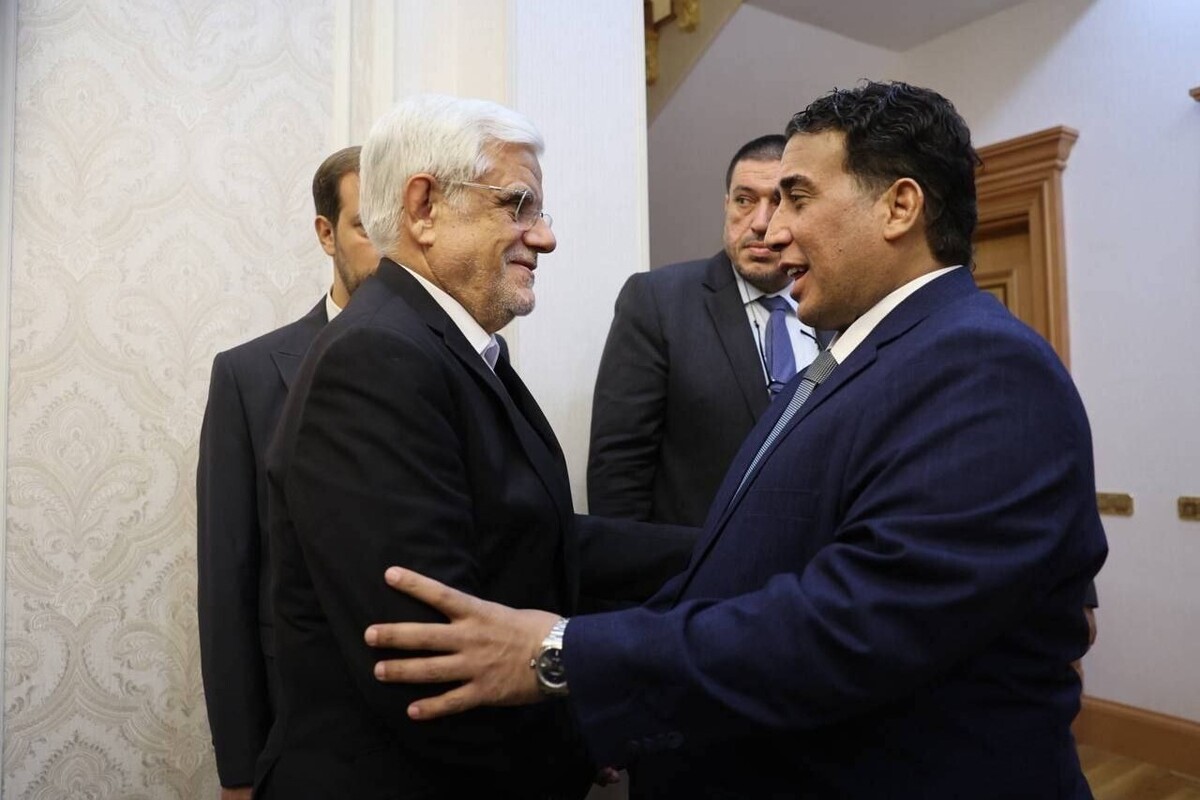 معاون اول رئیس‌جمهور با ابراز خرسندی از برقراری امنیت نسبی در کشور دوست و برادر لیبی نسبت به حل کامل مسائل امنیتی و سیاسی این کشور ابراز امیدواری کرد و با تاکید بر حفظ یکپارچگی، وحدت و حاکمیت لیبی گفت: جمهوری اسلامی ایران مخالف هرگونه دخالت خارجی در امور داخلی لیبی است و موضع جمهوری اسلامی ایران گفت و گوی «لیبیایی- لیبیایی» است.
