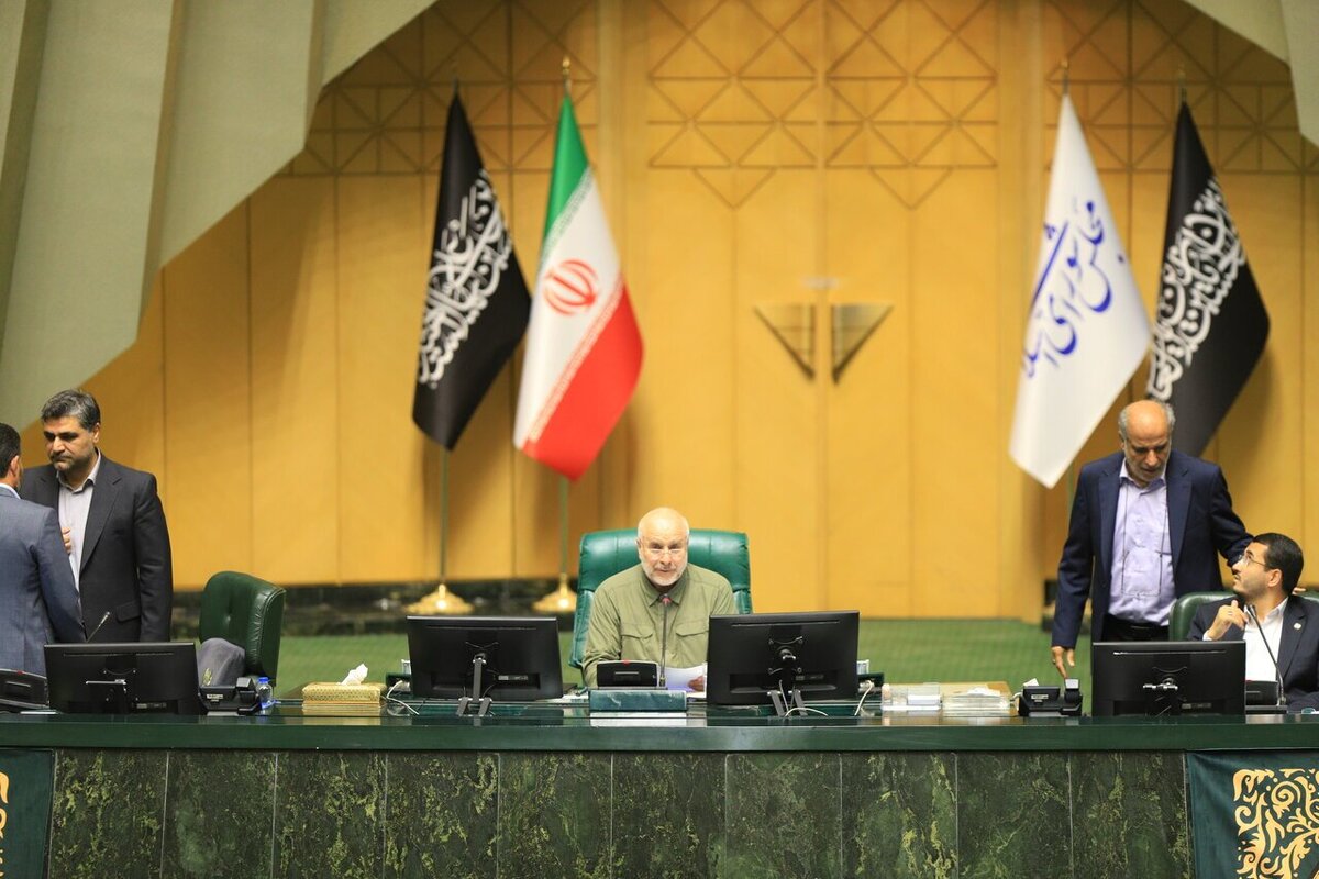 رئیس مجلس شورای اسلامی گفت: مجلس، فرزند انقلاب مشروطه و یادگار ارزشمند آن حرکت ملی است که امروز به ما سپرده شده است. نهضت مشروطه، گرچه با فراز و نشیب‌های بسیار از قبیل دخالت‌های بیگانگان و مصادره حرکت ملی همراه شد، اما در آغاز خود، حرکتی برخاسته از بطن مردم و برآمده از ایمان و آگاهی دینی و اجتماعی بود.