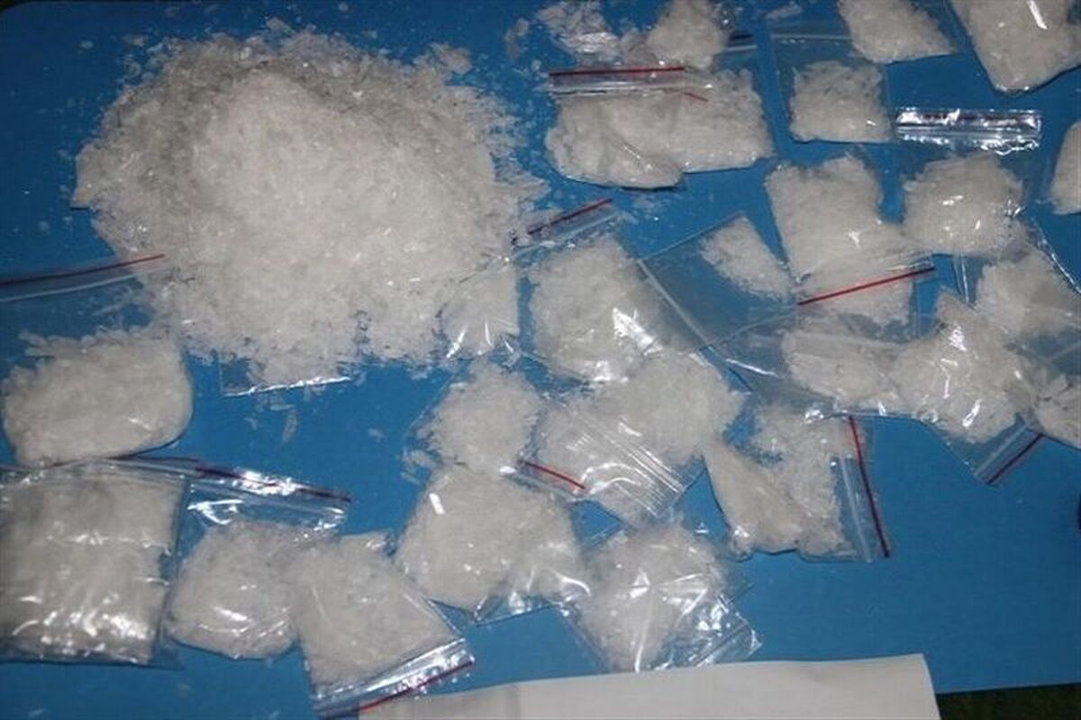 رییس پلیس مبارزه با مواد مخدر پایتخت از دستگیری یک زن موادفروشی که قصد داشت شیشه و تریاک جاسازی شده در کاسه مسی را به یکی از کشور‌های اروپایی از طریق مسافران هوائی قاچاق کند، خبر داد.
