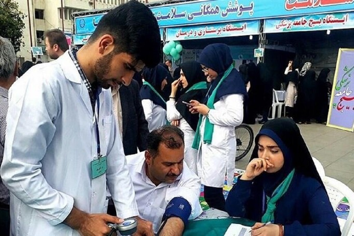 همزمان با نزدیک شدن به ایام اربعین حسینی، کاروان سلامت دفتر طب ایرانی و مکمل وزارت بهداشت، درمان و آموزش پزشکی به منظور ارائه خدمات درمانی به مسیر پیاده‌روی اربعین اعزام شدند.