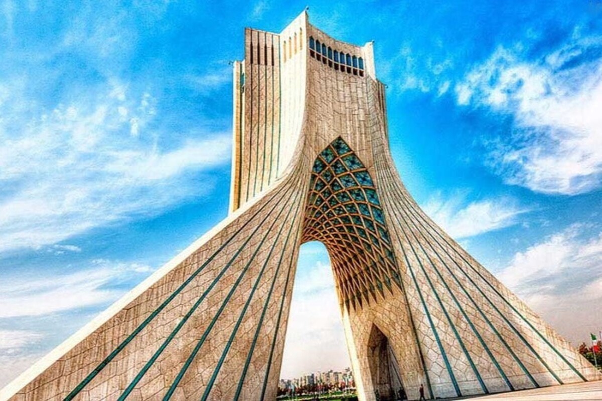 مجموعه فرهنگی‌هنری برج آزادی به مناسبت روز خبرنگار روز جمعه (۱۷ مردادماه) فرصتی برای پاسداشت زحمات تلاشگران عرصه رسانه فراهم کرده است.