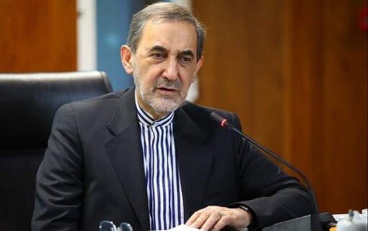 مشاور مقام معظم رهبری در امور بین‌الملل انتصاب علی لاریجانی به دبیری شورای عالی امنیت ملی را تبریک گفت.