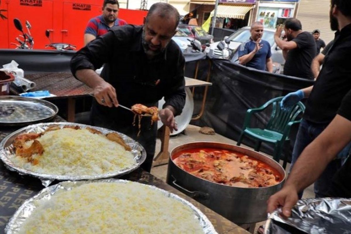 جانشین رئیس ستاد اربعین خراسان رضوی گفت: امسال ستاد با تأمین بیش از یک‌میلیون و ۲۲۰ هزار وعده غذایی، بزرگ‌ترین عملیات تغذیه و اسکان زائران را در ایام پیاده‌روی اربعین اجرا می‌کند.