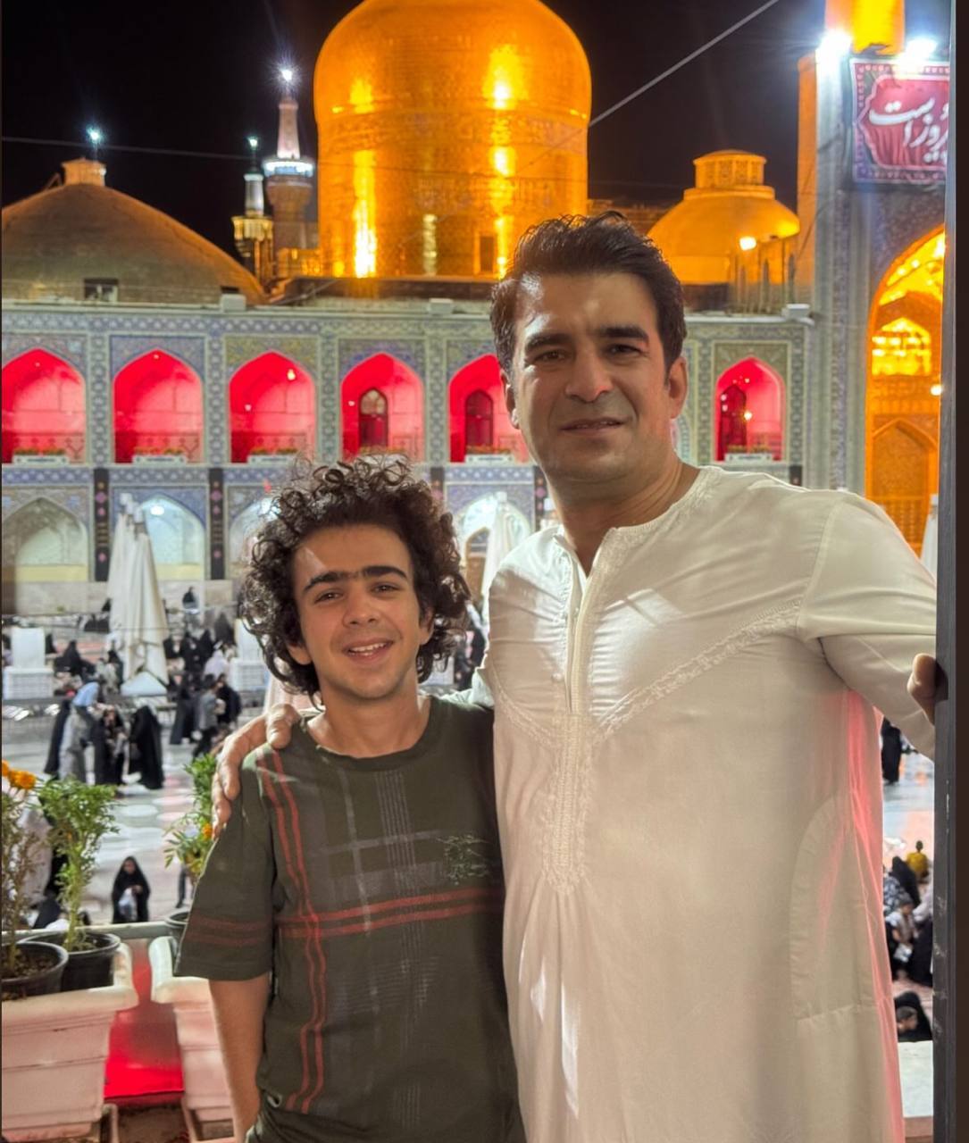 یوسف تیموری در حرم امام رضا (ع) + عکس