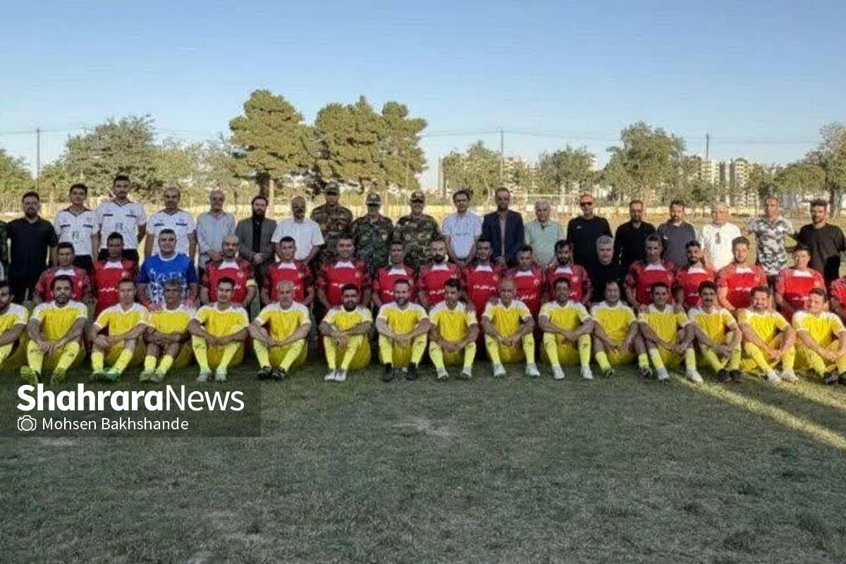 در آستانه فرارسیدن روز خبرنگار و در تجلیل از شهدای جنگ ۱۲ روزه اخیر، مسابقه دوستانه فوتبال بین پیشکسوتان ارتش جمهوری اسلامی و اصحاب رسانه در مشهد برگزار شد.