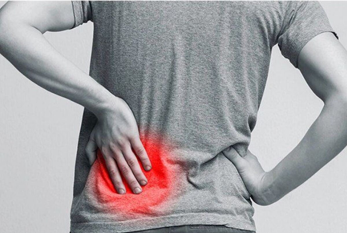 علائم هشدار دهنده نارسایی کلیه شامل تورم پا‌ها و مچ پا، خستگی مفرط، حالت تهوع، کاهش اشتها، تغییرات در دفعات و مقدار ادرار، تنگی نفس، گیجی و درد یا فشار در قفسه سینه است. اگر این علائم را تجربه می‌کنید، مهم است که با پزشک مشورت کنید.