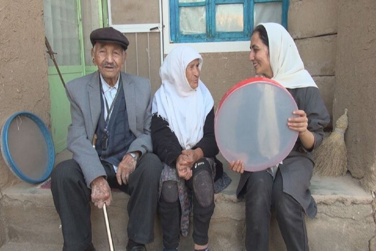 مستند «همنوایی عاشقانه» ساخته آذر مهرابی در جشنواره انسان‌شناسی نیواورلئان آمریکا به نمایش در می‌آید.