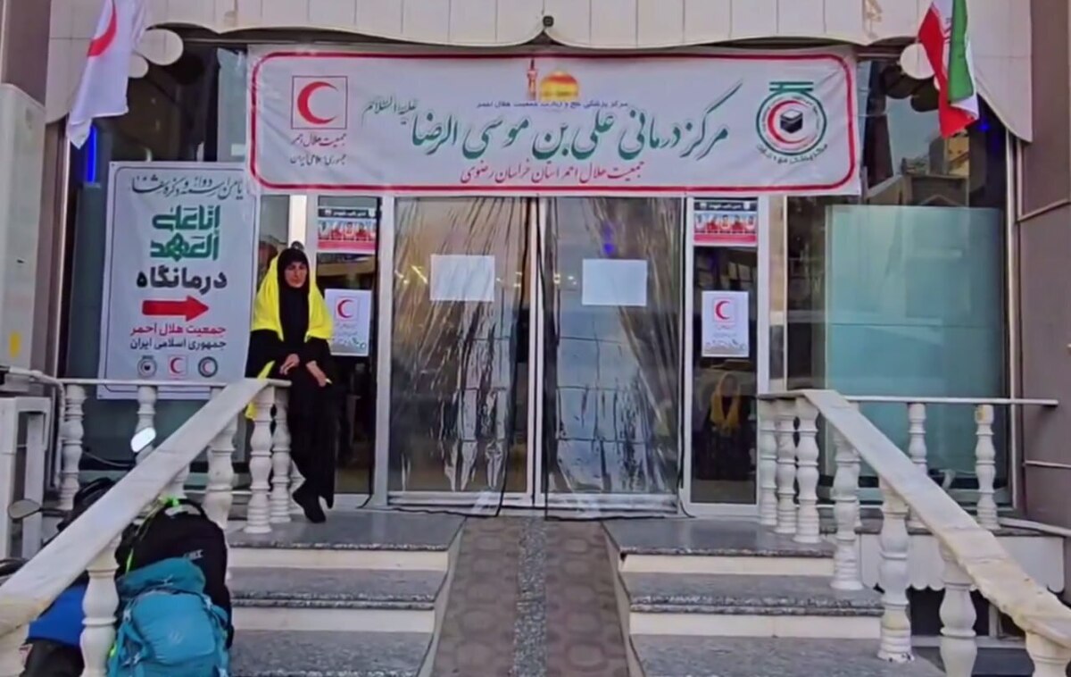 مسئول درمانگاه حضرت علی‌بن‌موسی‌الرضا(ع) در نجف، از حضور ۵۶ نیروی درمانی و پشتیبانی و افزایش مراجعات زائران اربعین خبر داد.