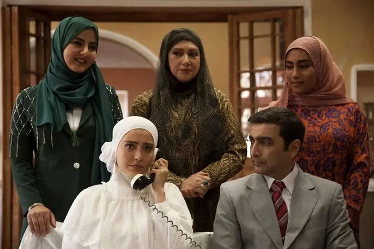 شبنم قربانی و محمد رشنو را در پشت صحنه سریال طوبی ببینید.
