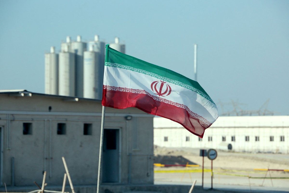 مقام معظم رهبری: به اعتقاد ما سلاح هسته‌ای تهدیدی جدی علیه بشریت تلقی می‌شود، ما کاربرد این سلاح‌ها را حرام، و تلاش برای مصونیت بخشیدن ابناء بشر از این بلای بزرگ را وظیفه همگان میدانیم.