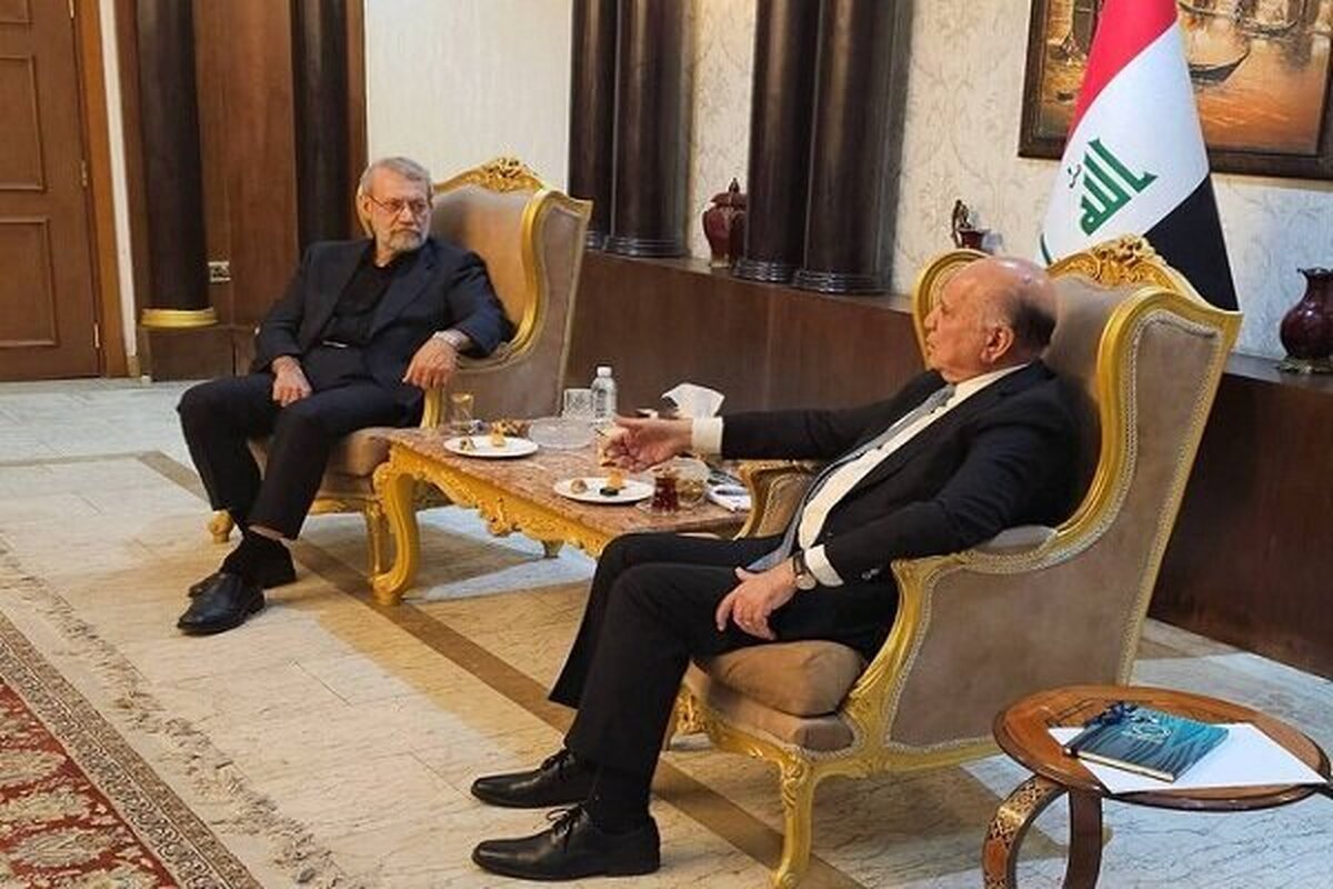 دبیر شورای عالی امنیت ملی عصر روز دوشنبه با فواد حسین، وزیرخارجه جمهوری عراق دیدار کرد.