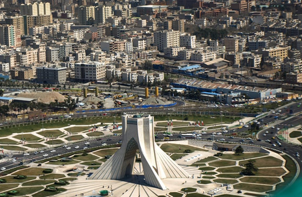 استاندار تهران گفت: چهارشنبه ۲۲ مردادماه تهران تعطیل نیست.
