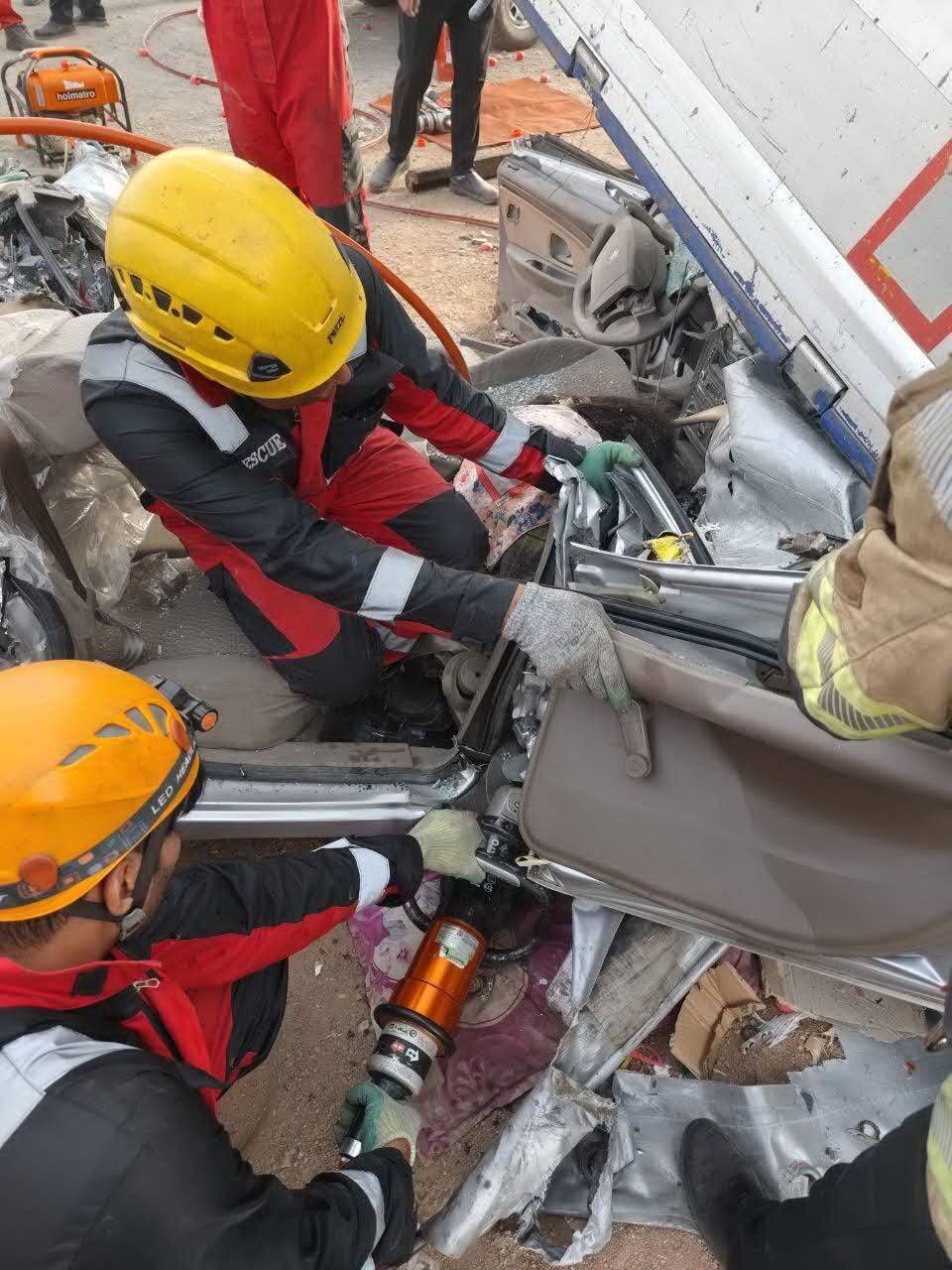 درگذشت تلخ دادستان گناباد در تصادف جادهای (۲۱ مرداد ۱۴۰۴) درگذشت تلخ دادستان گناباد در تصادف جادهای (۲۱ مرداد ۱۴۰۴)