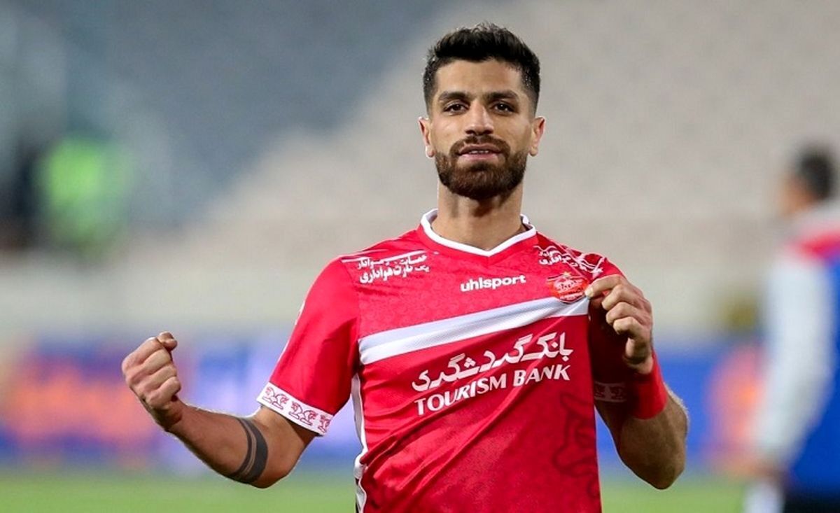 سرمربی پرسپولیس از هافبک دفاعی تیمش رضایت ندارد.