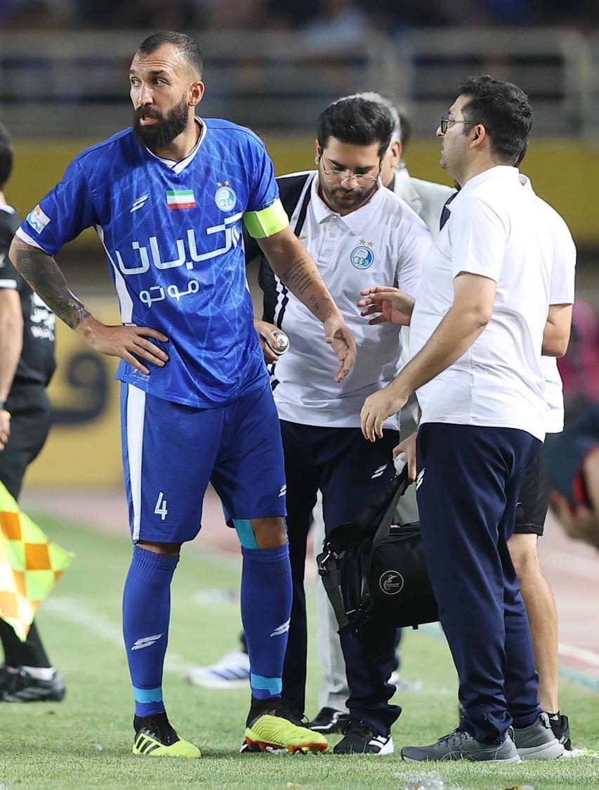 چشمی شروع لیگ را از دست داد + عکس چشمی شروع لیگ را از دست داد + عکس