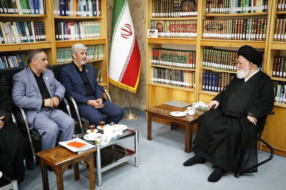 نماینده ولی‌فقیه در خراسان رضوی گفت: رهبری در دانشگاه، فرصتی بی‌نظیر برای تقویت ارزش‌های دینی و اخلاقی در میان دانشجویان و اساتید است.