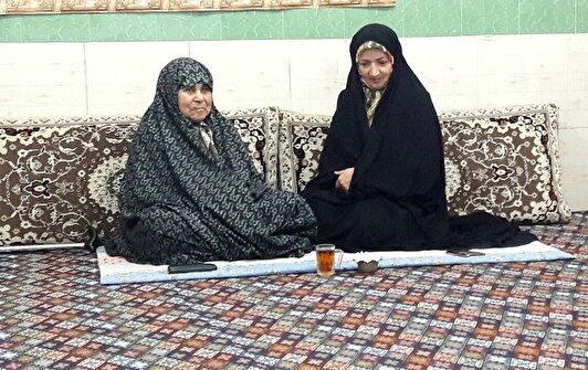 بانوی صبور خراسان، در آغوش فرزندان شهیدش آرام گرفت