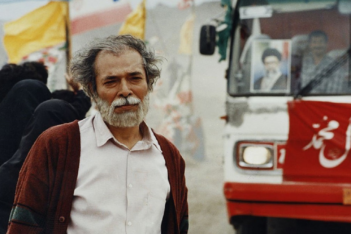 «راه شیری»، «کارو»، «دستار»، «قاسم»، «شور عاشقی»، «دریای سوزان»، «گریه نکن مربی»، «به وقت رهایی»، «خواب آب» برخی از فیلم‌های سینمایی است که آخر هفته از تلویزیون پخش می‌شود.