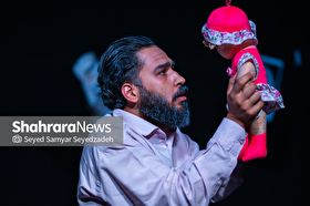 روایتی از عشق، قند و خاطره | نگاهی به نمایش «خلیفه» در پردیس تئاتر مستقل مشهد