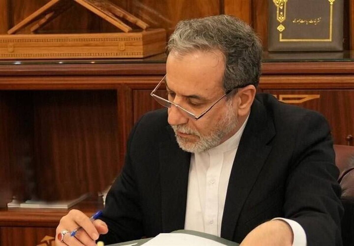وزیر امور خارجه کشورمان پس از حضور در راهپیمایی اربعین در پیامی تاکید کرد: نبرد امام‌حسین (ع) درس‌های جاودانه‌ای را درخود دارد که هر مسلمانی به ویژه در زمان مواجهه با دشمنان بایدبه آن گوش جان بسپارد.