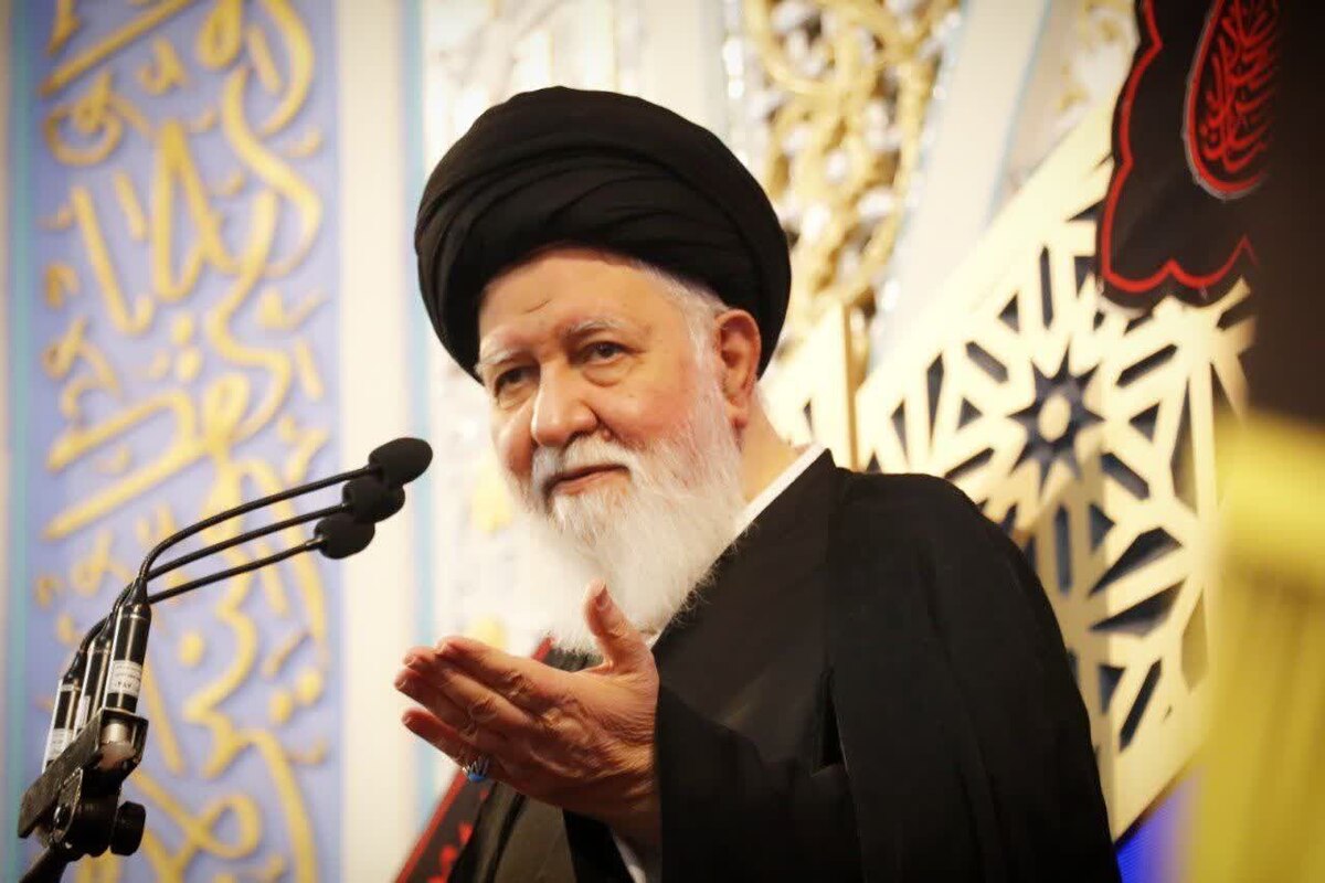 امام جمعه مشهد مقدس با اشاره به سالروز کودتای ۲۸ مرداد ۱۳۳۲، گفت: آمریکا از آغاز دخالت خود در ایران تاکنون، انواع جنایت‌ها را علیه ملت ما مرتکب شده است؛ اما تجربه نشان داده که در همه این اقدامات شکست خورده و ملت ایران امروز قوی‌تر از همیشه پای انقلاب ایستاده است.