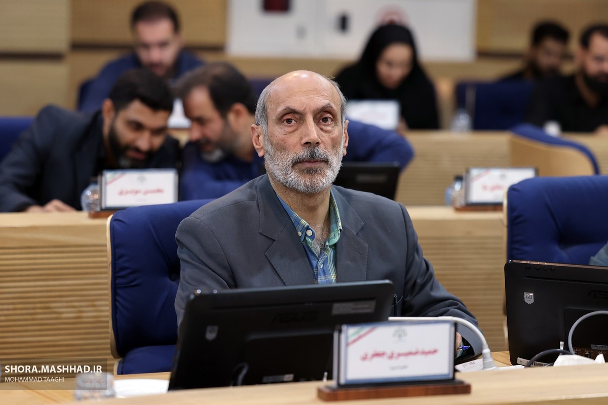 عضو کمیسیون شهرسازی و معماری شورای اسلامی شهر مشهد مقدس گفت: پیگیری برای تصویب پیشنهاد‌های مشاور در حوزه سامان‌دهی سیما و منظر شهری با رویکرد ایرانی‌اسلامی در دستور کار مدیریت شهری قرار گرفته تا ساخت‌وساز‌ها بر پایه هویت ملی و جلوه‌های اسلامی پیش برود.