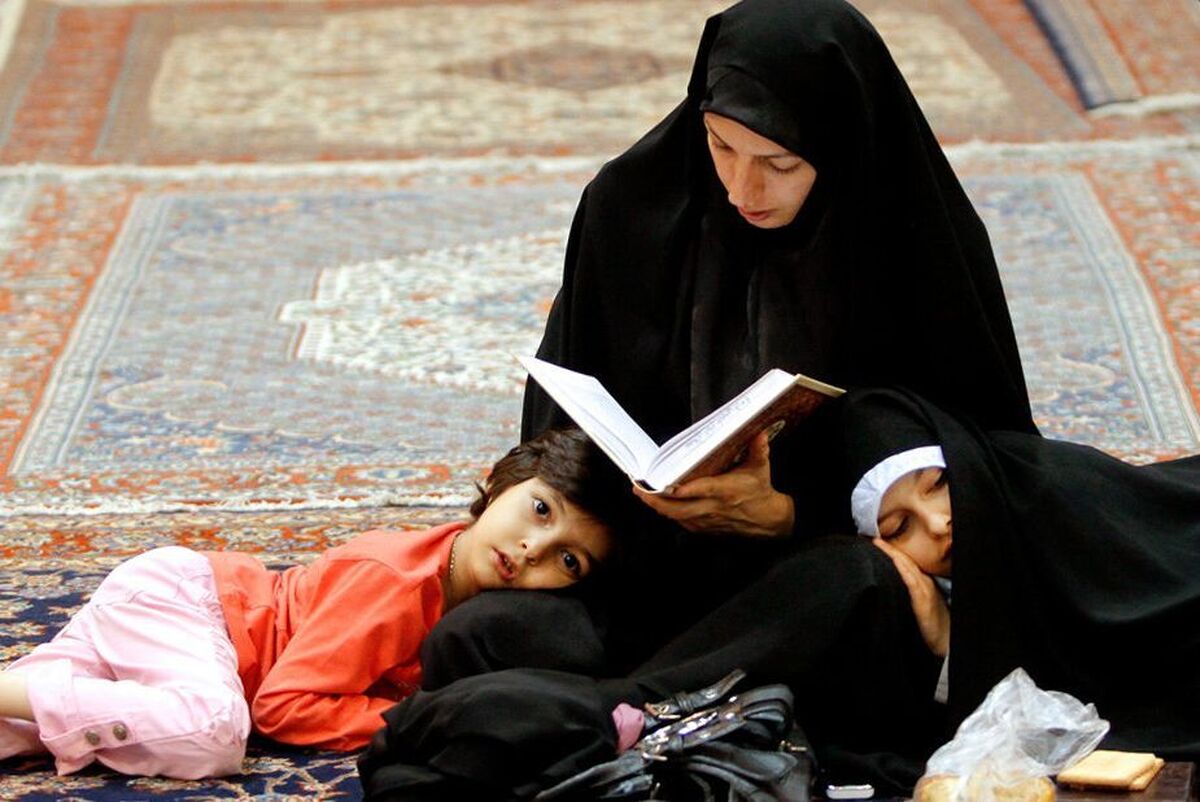 عوامل موثر در شکلگیری یک رابطه صمیمی و عمیق بین مادر و دختر