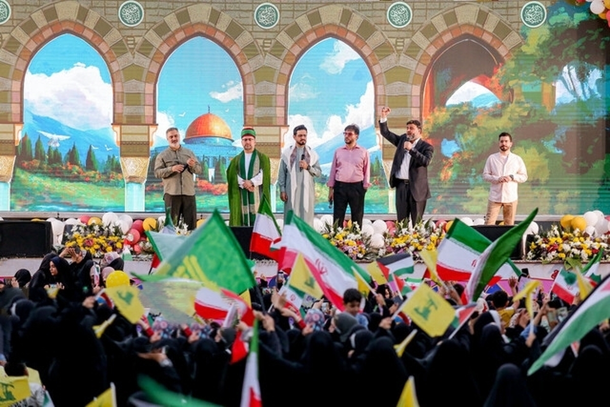برنامه تلویزیونی «محفل» با هدف شناسایی و معرفی استعدادهای قرآنی در گروه سنی کودک و نوجوان، اقدام به تولید برنامه‌ای جدید با عنوان «محفل ستاره‌ها» کرده است.