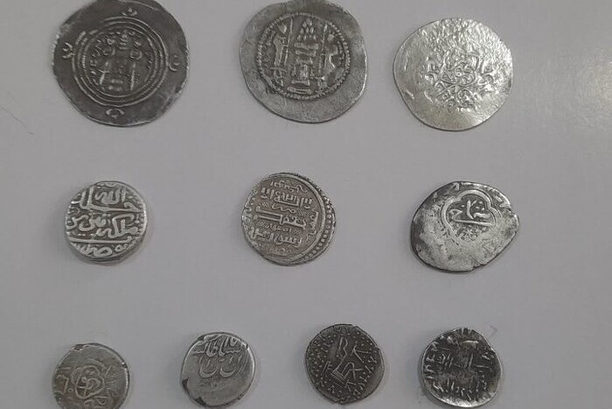 کشف ۱۱ سکه تاریخی دوره اشکانیان در خرم‌آباد