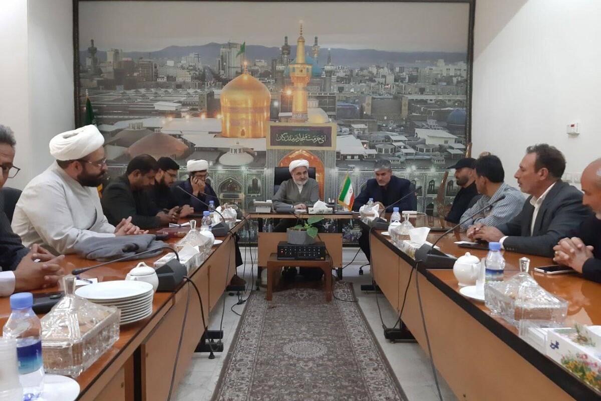 معاون فرهنگی، اجتماعی و زیارت استانداری خراسان رضوی از تلاش تمامی دستگاه‌های استان ذیل ستاد خدمات سفر برای فراهم‌کردن خدمات رفاهی مطلوب به زائران در دهه آخر صفر خبر داد.